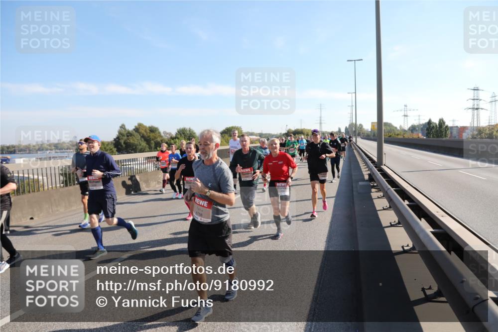 03.10.2025 - Köhlbrandbrückenlauf Yannick Fuchs http://msf.ph/oto/9180992 03.10.2025 11:22:23 Position 3 6758 meine-sportfotos.de
