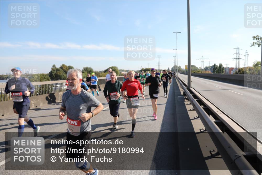 03.10.2025 - Köhlbrandbrückenlauf Yannick Fuchs http://msf.ph/oto/9180994 03.10.2025 11:22:23 Position 3 5488, 8758 meine-sportfotos.de