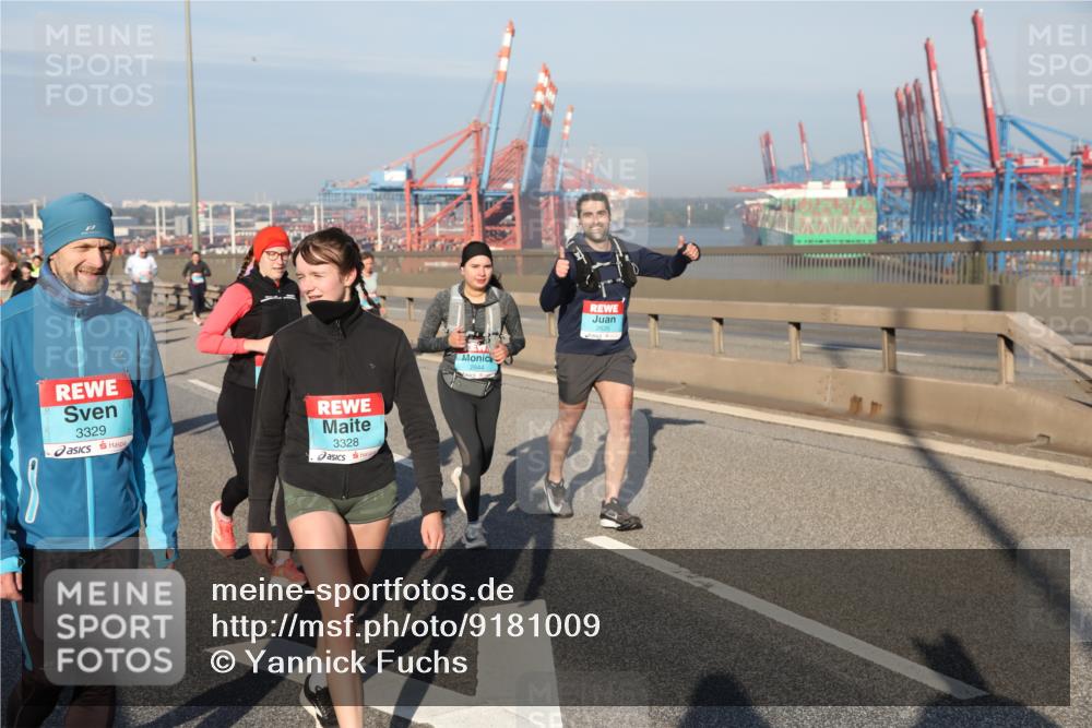 03.10.2025 - Köhlbrandbrückenlauf Yannick Fuchs http://msf.ph/oto/9181009 03.10.2025 08:55:50 Position 2 3329, 3328, 2644 meine-sportfotos.de