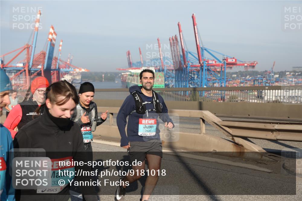 03.10.2025 - Köhlbrandbrückenlauf Yannick Fuchs http://msf.ph/oto/9181018 03.10.2025 08:55:51 Position 2 3328, 2644, 2635 meine-sportfotos.de