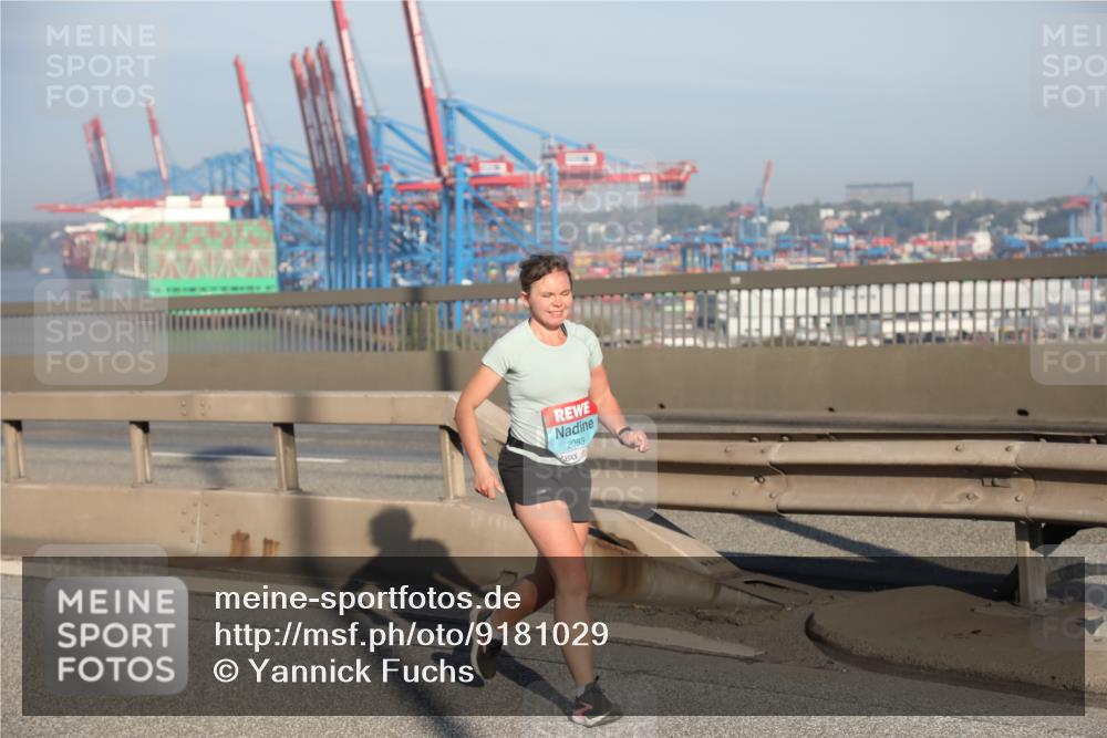03.10.2025 - Köhlbrandbrückenlauf Yannick Fuchs http://msf.ph/oto/9181029 03.10.2025 08:55:55 Position 2 2083 meine-sportfotos.de