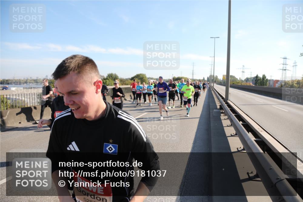 03.10.2025 - Köhlbrandbrückenlauf Yannick Fuchs http://msf.ph/oto/9181037 03.10.2025 11:22:27 Position 3 525 meine-sportfotos.de