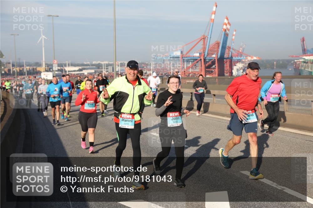 03.10.2025 - Köhlbrandbrückenlauf Yannick Fuchs http://msf.ph/oto/9181043 03.10.2025 08:55:57 Position 2 1863, 3241, 3242, 680 meine-sportfotos.de