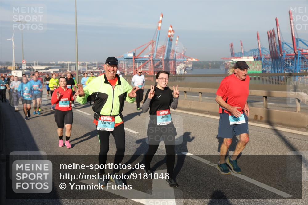 03.10.2025 - Köhlbrandbrückenlauf Yannick Fuchs http://msf.ph/oto/9181048 03.10.2025 08:55:58 Position 2 3241, 3242 meine-sportfotos.de
