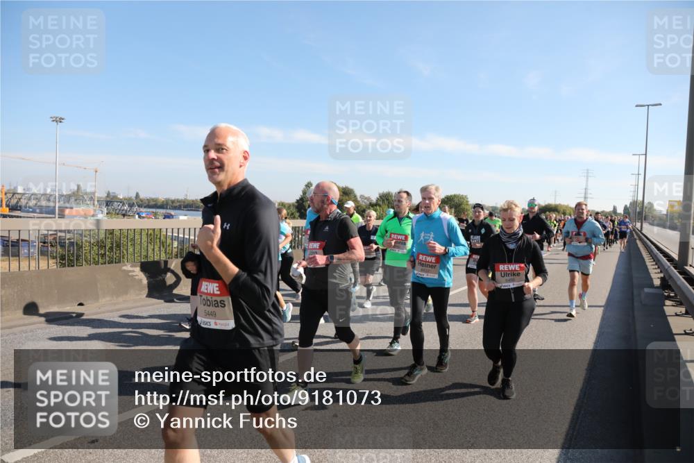03.10.2025 - Köhlbrandbrückenlauf Yannick Fuchs http://msf.ph/oto/9181073 03.10.2025 11:22:31 Position 3 5449, 5450 meine-sportfotos.de