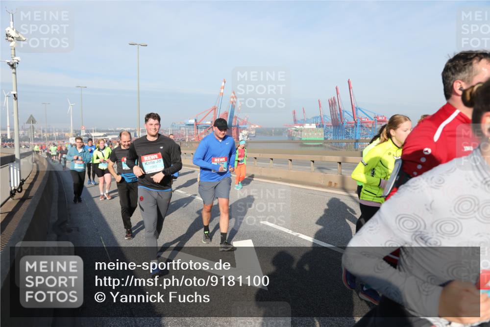 03.10.2025 - Köhlbrandbrückenlauf Yannick Fuchs http://msf.ph/oto/9181100 03.10.2025 08:56:06 Position 2 2383 meine-sportfotos.de
