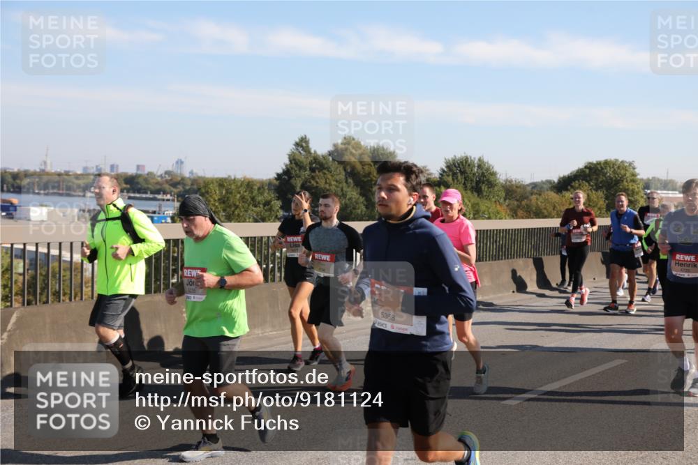 03.10.2025 - Köhlbrandbrückenlauf Yannick Fuchs http://msf.ph/oto/9181124 03.10.2025 11:22:35 Position 3 5235, 5358, 1627 meine-sportfotos.de