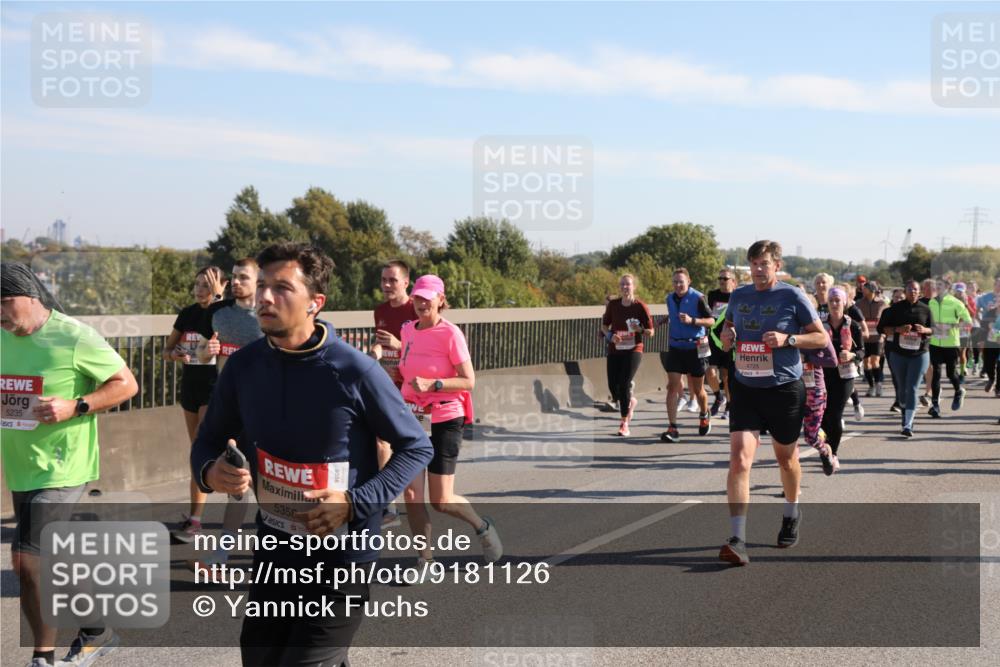 03.10.2025 - Köhlbrandbrückenlauf Yannick Fuchs http://msf.ph/oto/9181126 03.10.2025 11:22:35 Position 3 5235, 5358, 4725 meine-sportfotos.de