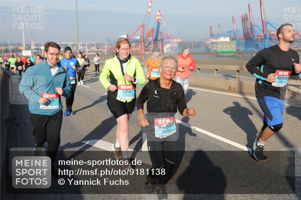 03.10.2025 - Köhlbrandbrückenlauf Yannick Fuchs http://msf.ph/oto/9181138 03.10.2025 08:56:09 Position 2 2112, 2574, 2239 meine-sportfotos.de