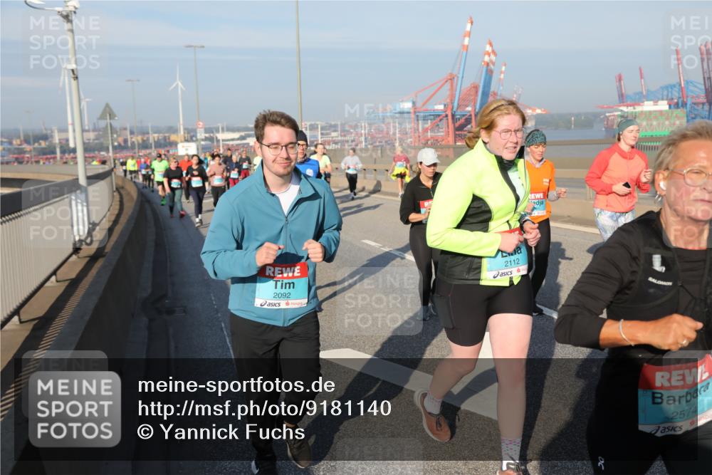 03.10.2025 - Köhlbrandbrückenlauf Yannick Fuchs http://msf.ph/oto/9181140 03.10.2025 08:56:10 Position 2 2092, 2112, 2574 meine-sportfotos.de
