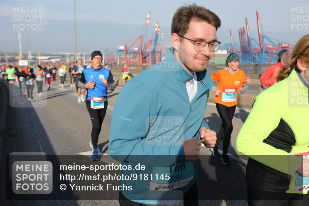 03.10.2025 - Köhlbrandbrückenlauf Yannick Fuchs http://msf.ph/oto/9181145 03.10.2025 08:56:11 Position 2 1756, 2092 meine-sportfotos.de