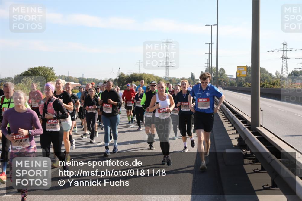 03.10.2025 - Köhlbrandbrückenlauf Yannick Fuchs http://msf.ph/oto/9181148 03.10.2025 11:22:37 Position 3 5850, 4702, 4826 meine-sportfotos.de