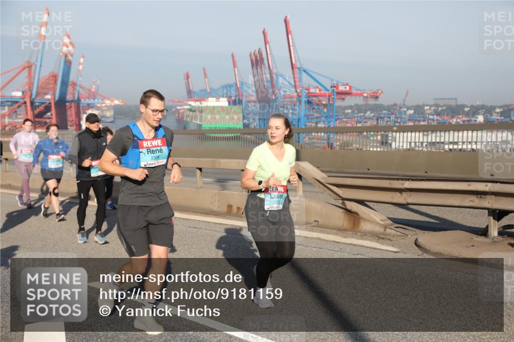 03.10.2025 - Köhlbrandbrückenlauf Yannick Fuchs http://msf.ph/oto/9181159 03.10.2025 08:56:14 Position 2 2374 meine-sportfotos.de