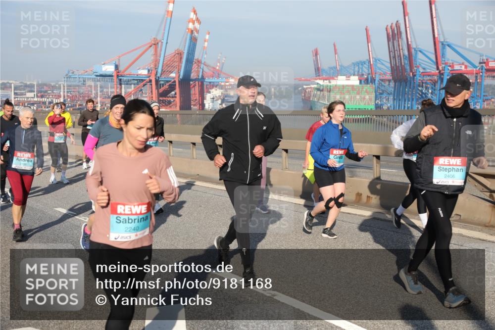 03.10.2025 - Köhlbrandbrückenlauf Yannick Fuchs http://msf.ph/oto/9181168 03.10.2025 08:56:16 Position 2 2136, 2240, 2406 meine-sportfotos.de