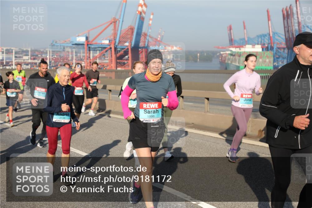 03.10.2025 - Köhlbrandbrückenlauf Yannick Fuchs http://msf.ph/oto/9181172 03.10.2025 08:56:17 Position 2 2779, 2136, 1998, 2551 meine-sportfotos.de