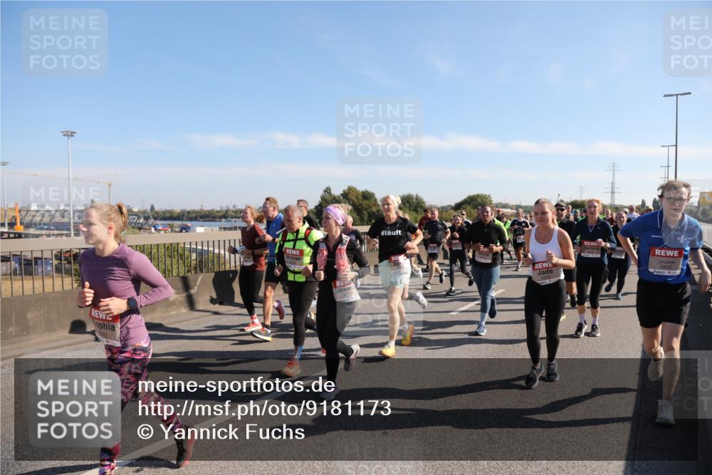 03.10.2025 - Köhlbrandbrückenlauf Yannick Fuchs http://msf.ph/oto/9181173 03.10.2025 11:22:39 Position 3 850, 4702, 5570, 6812 meine-sportfotos.de