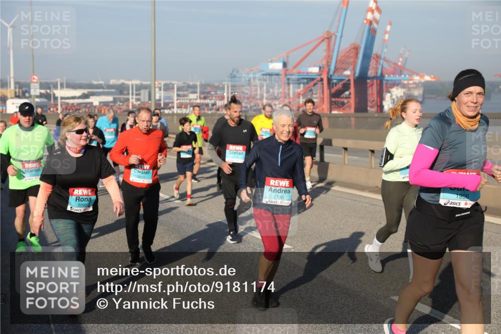 03.10.2025 - Köhlbrandbrückenlauf Yannick Fuchs http://msf.ph/oto/9181174 03.10.2025 08:56:18 Position 2 2280, 2835, 2779, 2136, 1998 meine-sportfotos.de