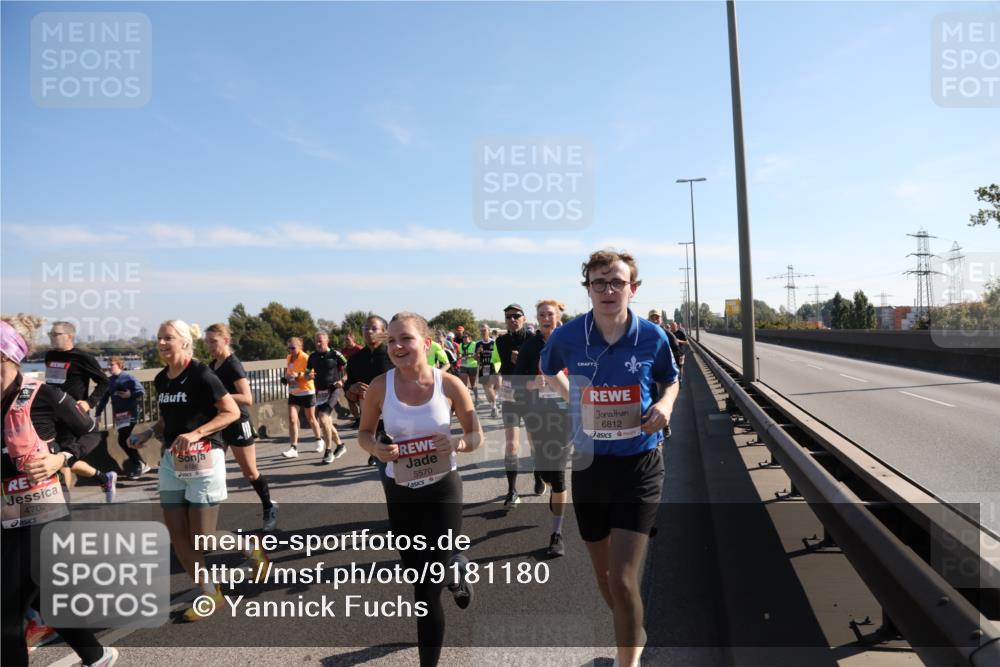03.10.2025 - Köhlbrandbrückenlauf Yannick Fuchs http://msf.ph/oto/9181180 03.10.2025 11:22:40 Position 3 4702, 6186, 5570, 6812 meine-sportfotos.de