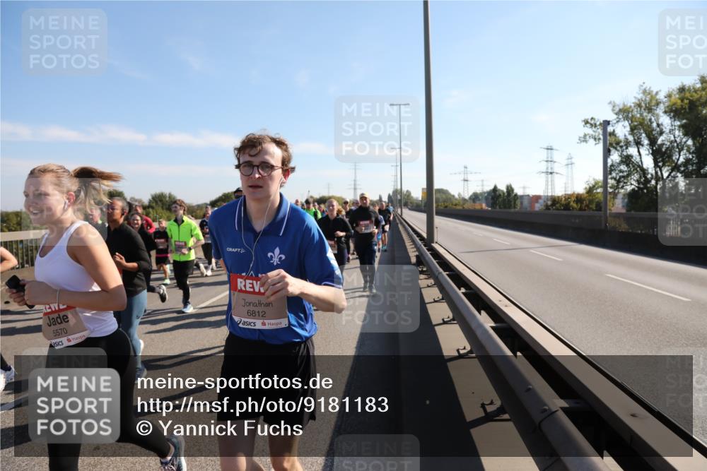 03.10.2025 - Köhlbrandbrückenlauf Yannick Fuchs http://msf.ph/oto/9181183 03.10.2025 11:22:40 Position 3 5570, 6812 meine-sportfotos.de