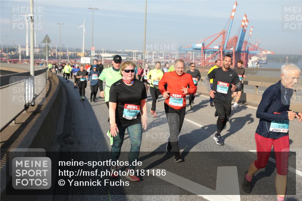 03.10.2025 - Köhlbrandbrückenlauf Yannick Fuchs http://msf.ph/oto/9181186 03.10.2025 08:56:19 Position 2 2280, 2835, 2779, 2136 meine-sportfotos.de