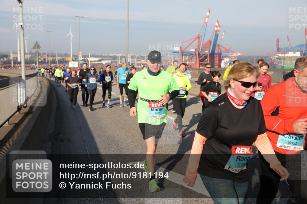 03.10.2025 - Köhlbrandbrückenlauf Yannick Fuchs http://msf.ph/oto/9181194 03.10.2025 08:56:21 Position 2 2525, 2280, 2835 meine-sportfotos.de