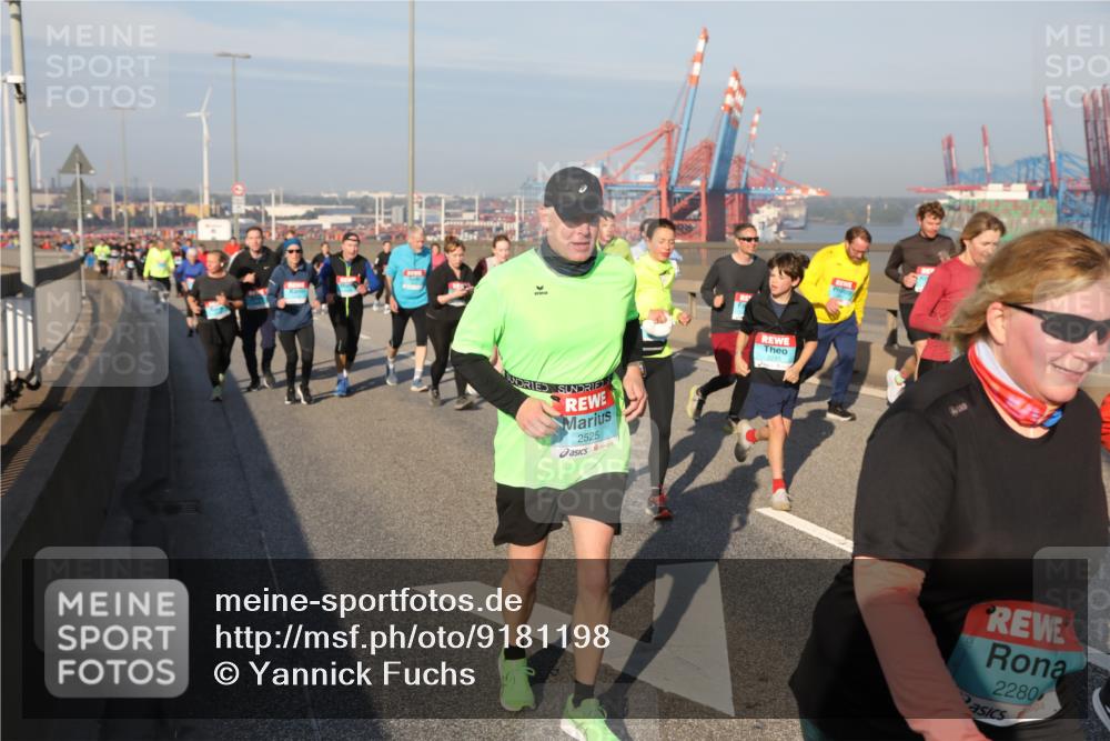03.10.2025 - Köhlbrandbrückenlauf Yannick Fuchs http://msf.ph/oto/9181198 03.10.2025 08:56:21 Position 2 2525, 140, 2280 meine-sportfotos.de