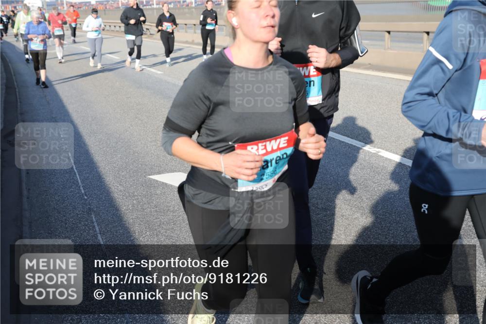 03.10.2025 - Köhlbrandbrückenlauf Yannick Fuchs http://msf.ph/oto/9181226 03.10.2025 08:56:26 Position 2 586 meine-sportfotos.de