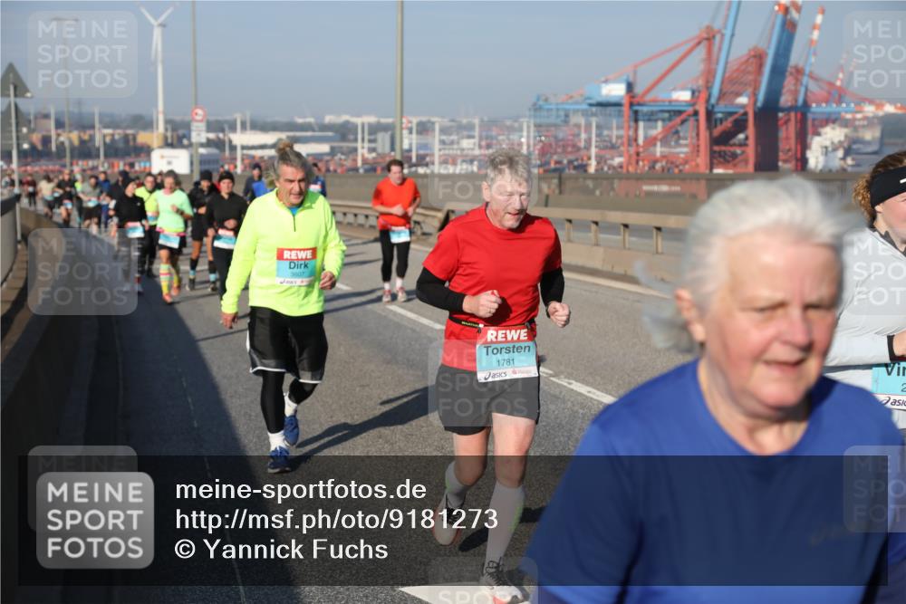 03.10.2025 - Köhlbrandbrückenlauf Yannick Fuchs http://msf.ph/oto/9181273 03.10.2025 08:56:34 Position 2 3607, 1781, 2 meine-sportfotos.de