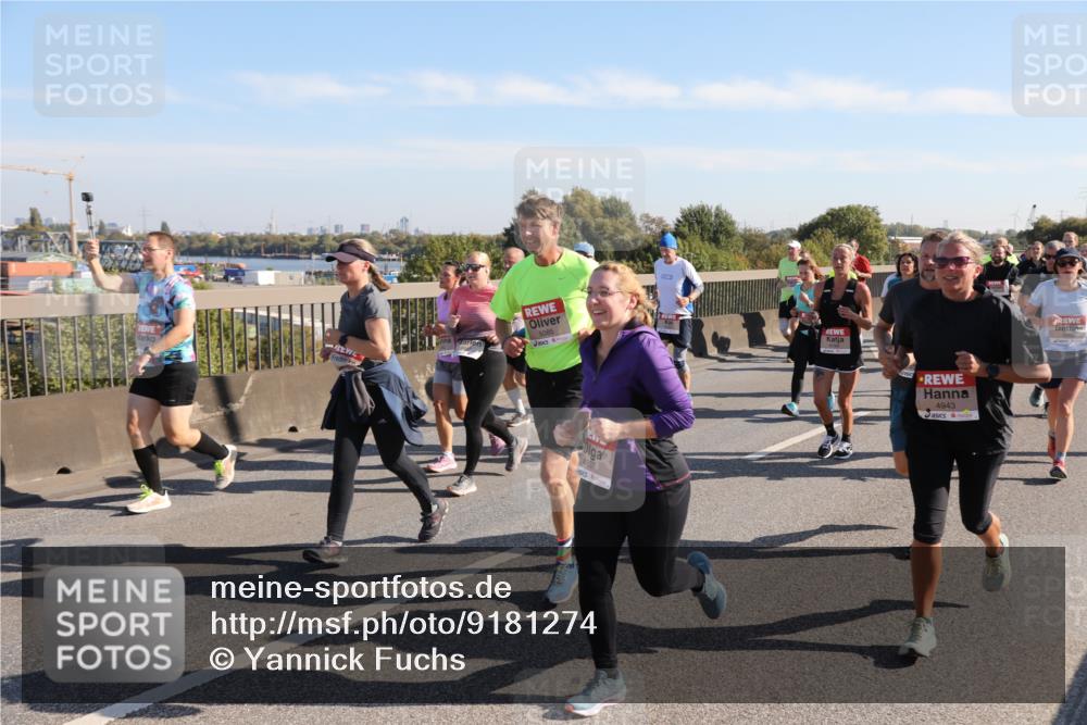 03.10.2025 - Köhlbrandbrückenlauf Yannick Fuchs http://msf.ph/oto/9181274 03.10.2025 11:22:47 Position 3 5085, 4937, 4943 meine-sportfotos.de