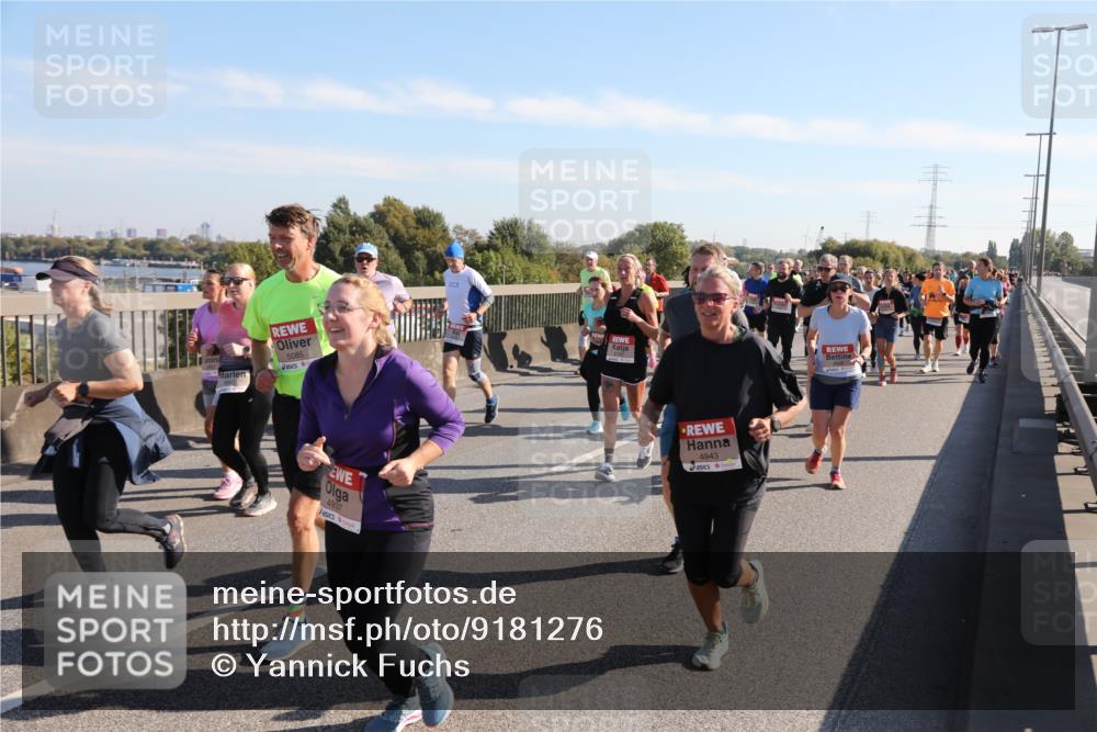 03.10.2025 - Köhlbrandbrückenlauf Yannick Fuchs http://msf.ph/oto/9181276 03.10.2025 11:22:47 Position 3 5085, 4937, 4943 meine-sportfotos.de
