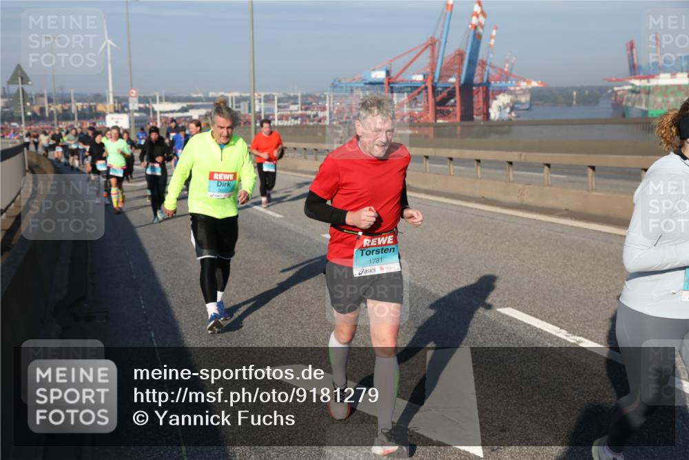 03.10.2025 - Köhlbrandbrückenlauf Yannick Fuchs http://msf.ph/oto/9181279 03.10.2025 08:56:34 Position 2 1781 meine-sportfotos.de