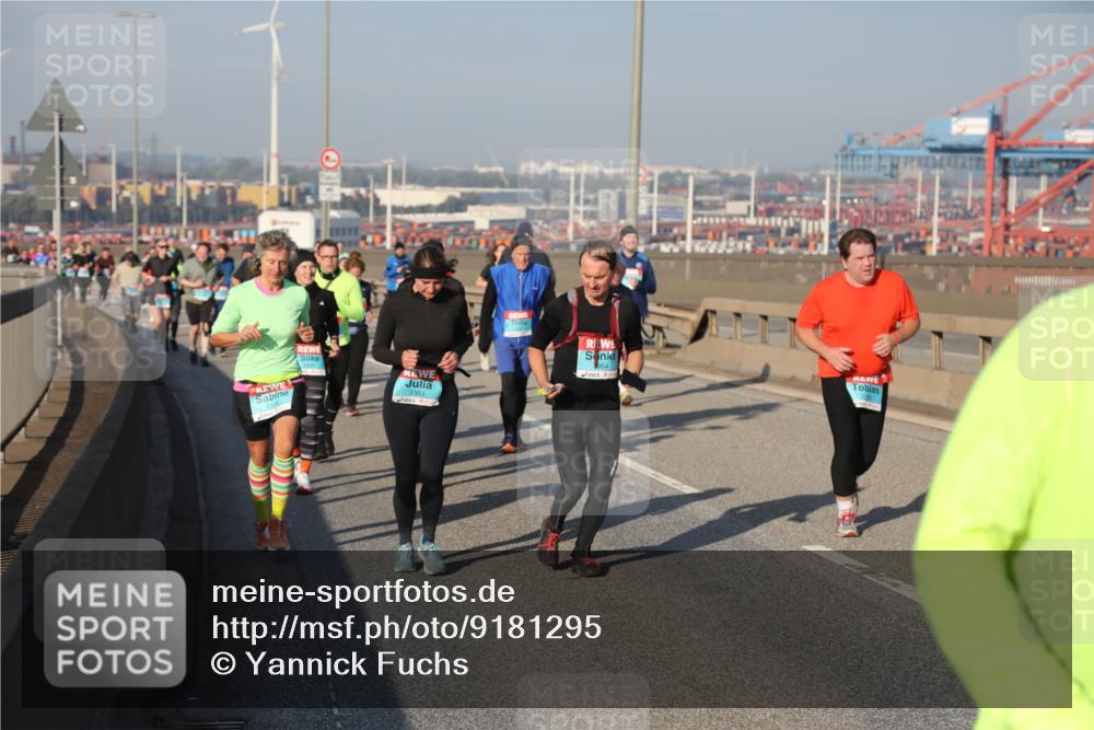 03.10.2025 - Köhlbrandbrückenlauf Yannick Fuchs http://msf.ph/oto/9181295 03.10.2025 08:56:37 Position 2 3383 meine-sportfotos.de
