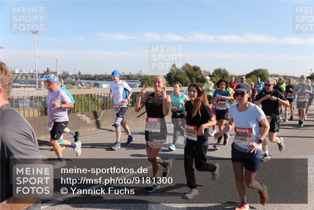 03.10.2025 - Köhlbrandbrückenlauf Yannick Fuchs http://msf.ph/oto/9181300 03.10.2025 11:22:49 Position 3 6199, 6198, 4996 meine-sportfotos.de