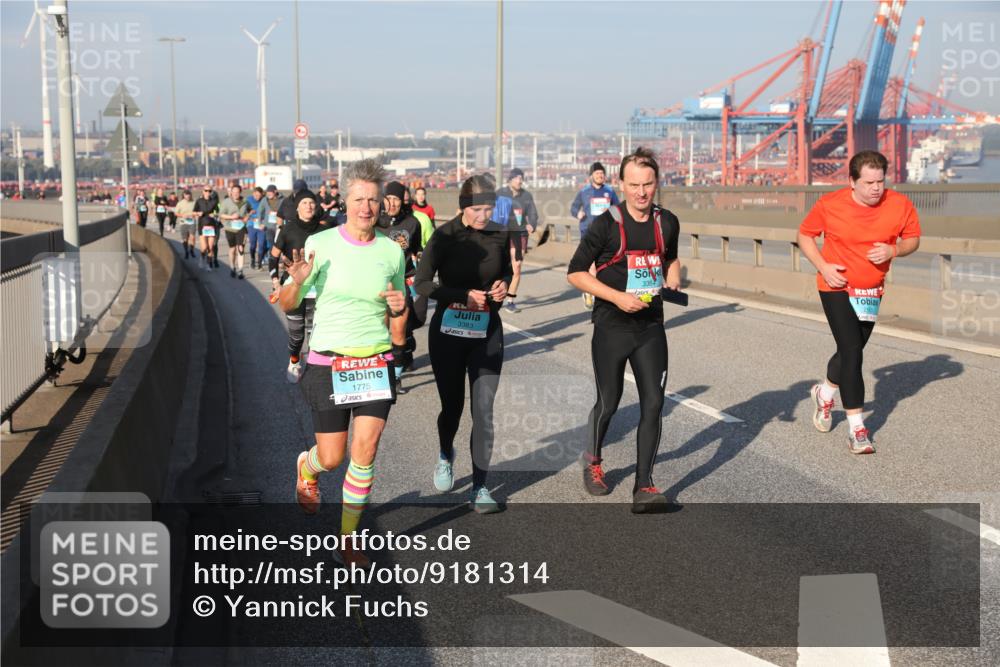03.10.2025 - Köhlbrandbrückenlauf Yannick Fuchs http://msf.ph/oto/9181314 03.10.2025 08:56:39 Position 2 1775, 3383, 3384 meine-sportfotos.de