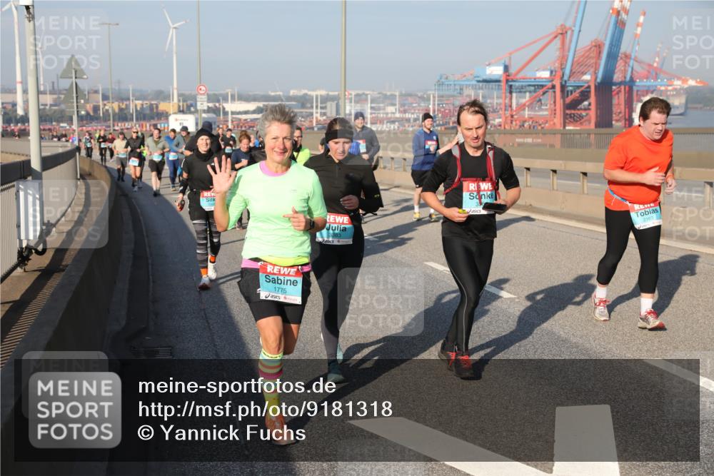 03.10.2025 - Köhlbrandbrückenlauf Yannick Fuchs http://msf.ph/oto/9181318 03.10.2025 08:56:39 Position 2 1775, 3383, 2163 meine-sportfotos.de
