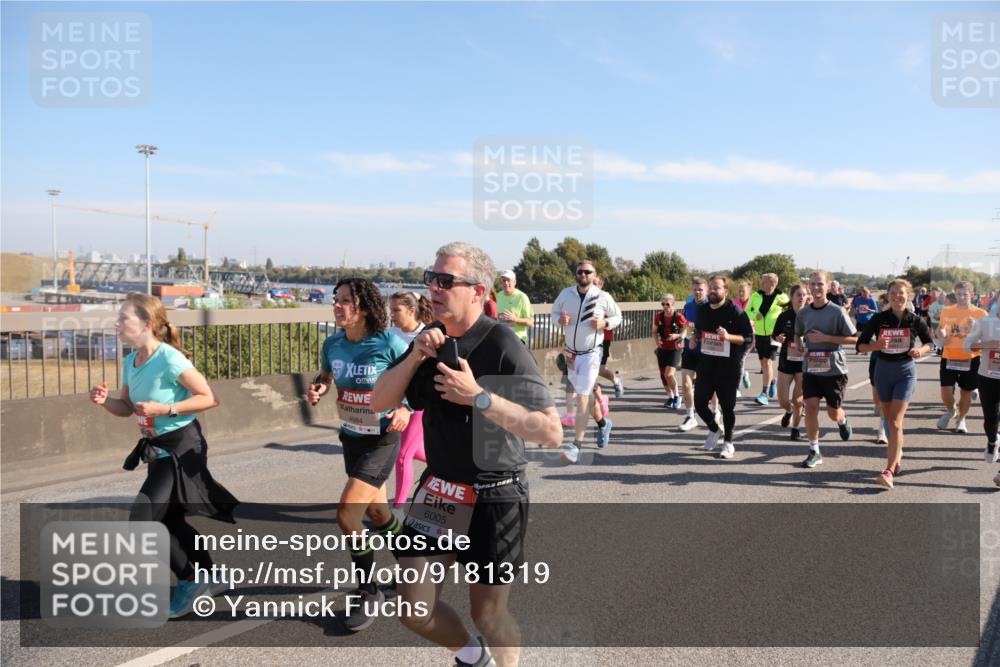 03.10.2025 - Köhlbrandbrückenlauf Yannick Fuchs http://msf.ph/oto/9181319 03.10.2025 11:22:50 Position 3 4984, 6005, 42 meine-sportfotos.de