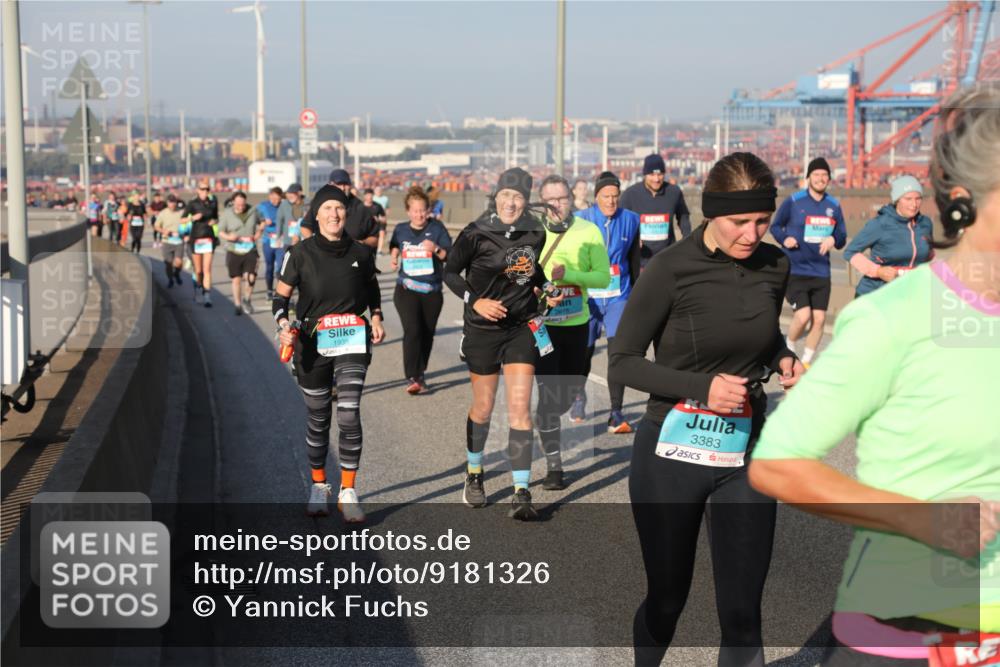 03.10.2025 - Köhlbrandbrückenlauf Yannick Fuchs http://msf.ph/oto/9181326 03.10.2025 08:56:40 Position 2 1935, 2018, 3383 meine-sportfotos.de