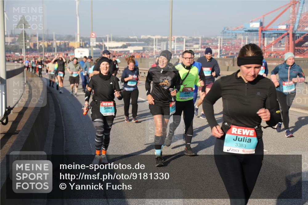 03.10.2025 - Köhlbrandbrückenlauf Yannick Fuchs http://msf.ph/oto/9181330 03.10.2025 08:56:41 Position 2 1935, 2618, 3383 meine-sportfotos.de