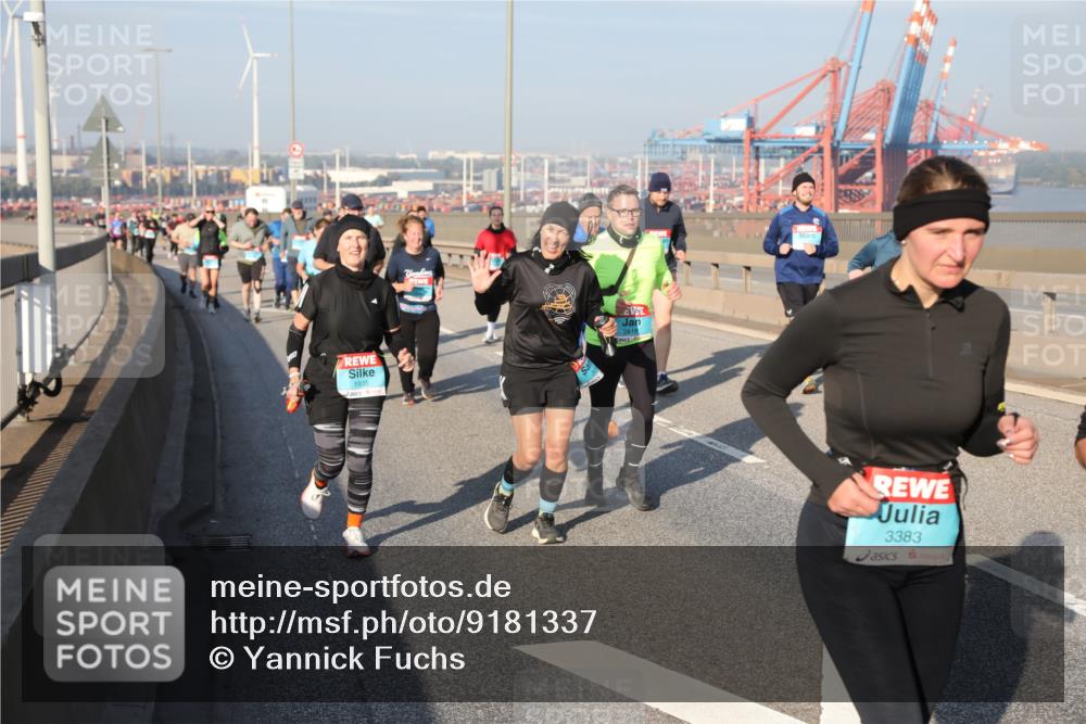 03.10.2025 - Köhlbrandbrückenlauf Yannick Fuchs http://msf.ph/oto/9181337 03.10.2025 08:56:41 Position 2 1935, 2618, 3383 meine-sportfotos.de