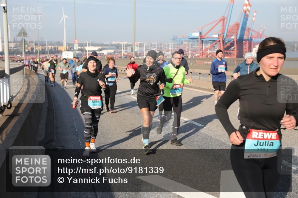 03.10.2025 - Köhlbrandbrückenlauf Yannick Fuchs http://msf.ph/oto/9181339 03.10.2025 08:56:41 Position 2 1935, 3383 meine-sportfotos.de
