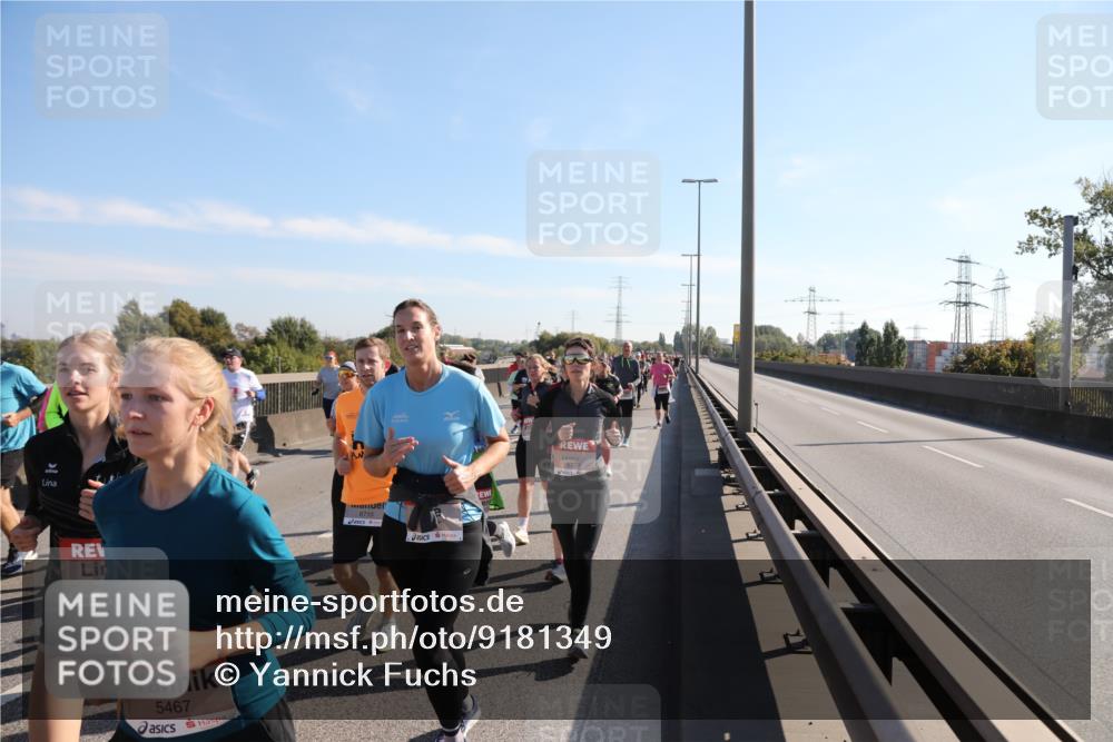 03.10.2025 - Köhlbrandbrückenlauf Yannick Fuchs http://msf.ph/oto/9181349 03.10.2025 11:22:52 Position 3 54, 5467, 6757 meine-sportfotos.de