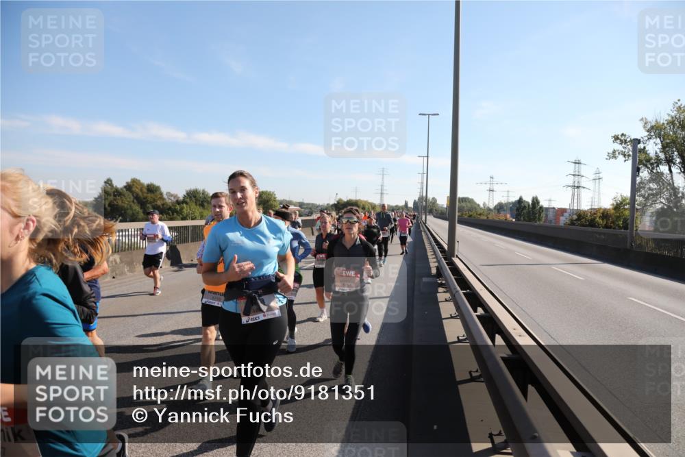 03.10.2025 - Köhlbrandbrückenlauf Yannick Fuchs http://msf.ph/oto/9181351 03.10.2025 11:22:52 Position 3 6710, 6757 meine-sportfotos.de