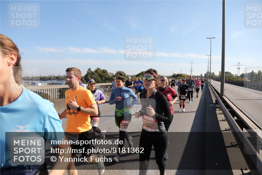 03.10.2025 - Köhlbrandbrückenlauf Yannick Fuchs http://msf.ph/oto/9181362 03.10.2025 11:22:53 Position 3 5440, 6710, 5379, 6757 meine-sportfotos.de
