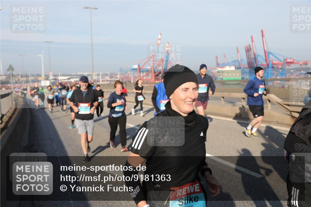 03.10.2025 - Köhlbrandbrückenlauf Yannick Fuchs http://msf.ph/oto/9181363 03.10.2025 08:56:44 Position 2  meine-sportfotos.de