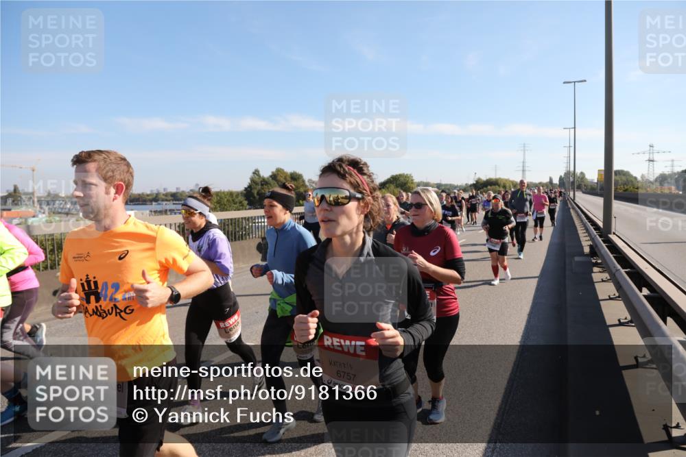 03.10.2025 - Köhlbrandbrückenlauf Yannick Fuchs http://msf.ph/oto/9181366 03.10.2025 11:22:54 Position 3 2, 6710, 5379, 6757 meine-sportfotos.de