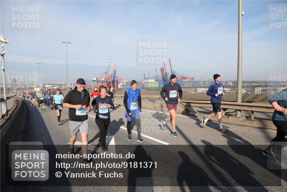 03.10.2025 - Köhlbrandbrückenlauf Yannick Fuchs http://msf.ph/oto/9181371 03.10.2025 08:56:45 Position 2 1929 meine-sportfotos.de