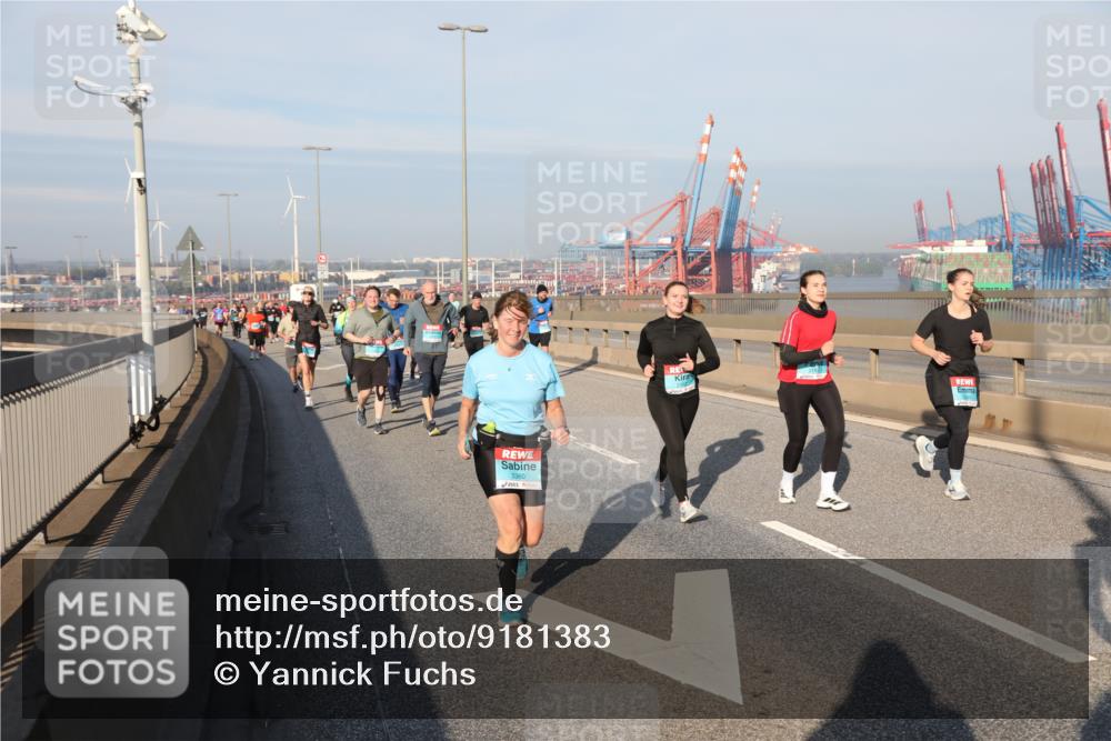03.10.2025 - Köhlbrandbrückenlauf Yannick Fuchs http://msf.ph/oto/9181383 03.10.2025 08:56:47 Position 2 3360 meine-sportfotos.de