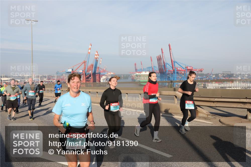 03.10.2025 - Köhlbrandbrückenlauf Yannick Fuchs http://msf.ph/oto/9181390 03.10.2025 08:56:48 Position 2 3360, 2352 meine-sportfotos.de