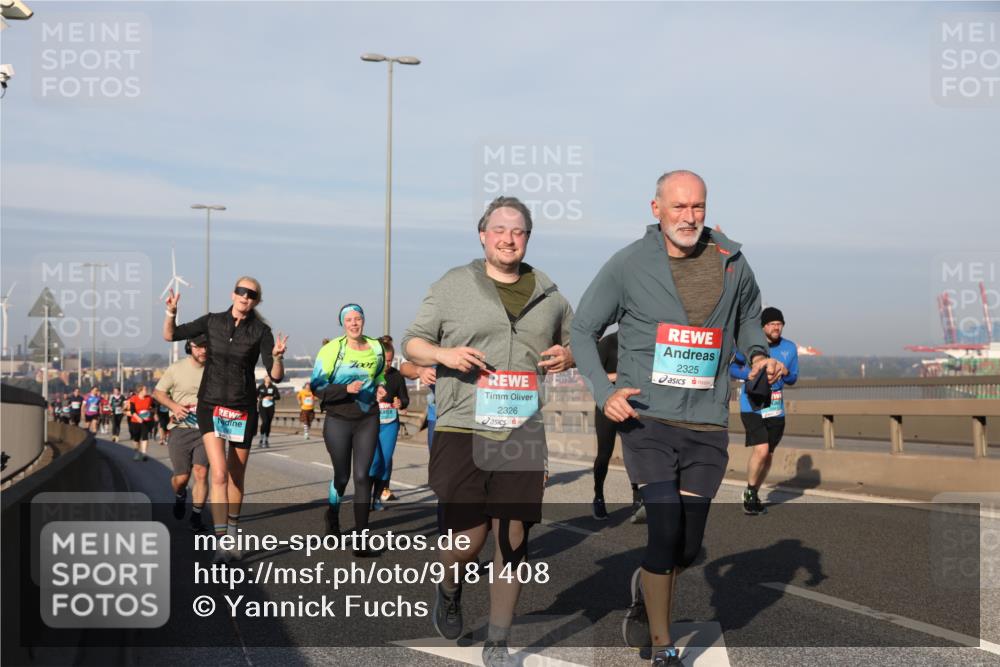 03.10.2025 - Köhlbrandbrückenlauf Yannick Fuchs http://msf.ph/oto/9181408 03.10.2025 08:56:51 Position 2 2326, 2325 meine-sportfotos.de