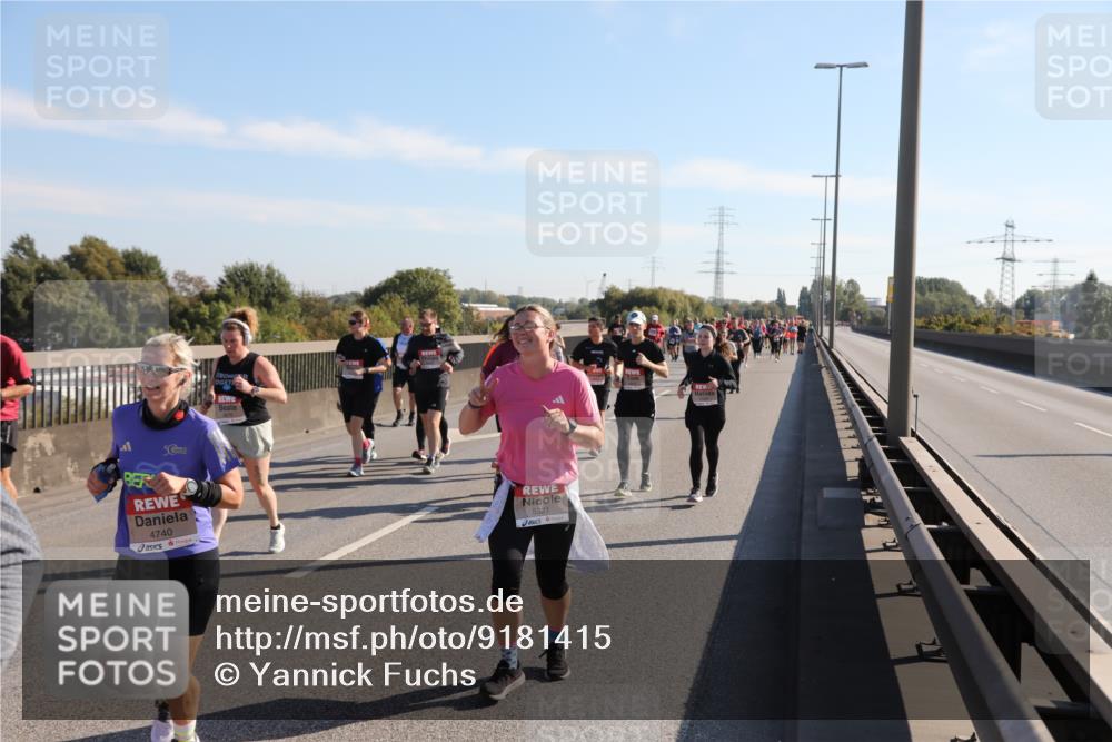 03.10.2025 - Köhlbrandbrückenlauf Yannick Fuchs http://msf.ph/oto/9181415 03.10.2025 11:22:58 Position 3 4740, 5321 meine-sportfotos.de